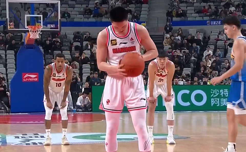 而宏远主教, 年队 而宏远主教, 年队